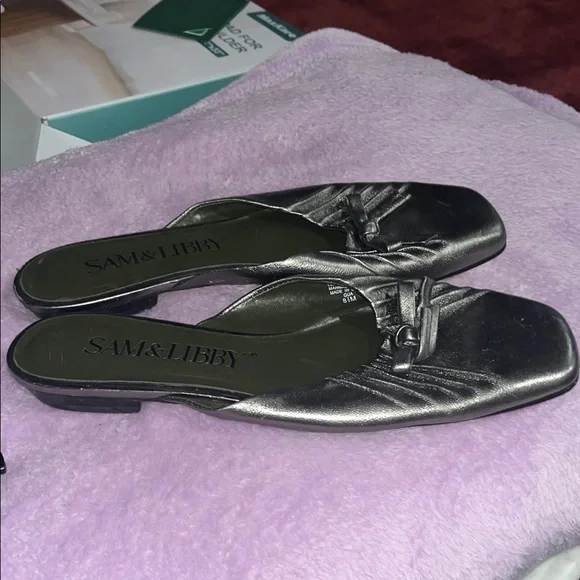 Sam & Libby Silver Mules - Picture 5 of 7